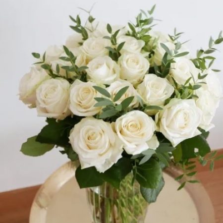 votre artisan fleuriste vous propose le bouquet : Bouquet de roses blanches