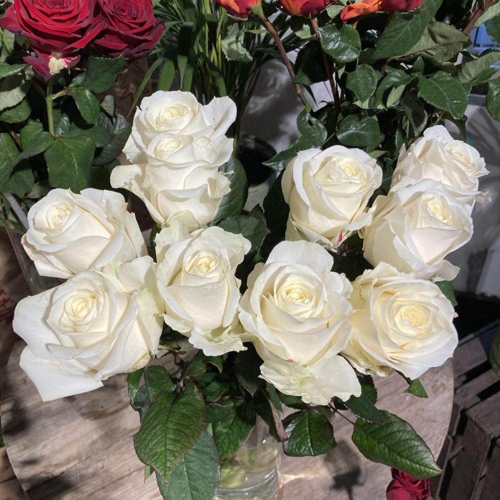Bouquet de Roses blanches ou à l'unité, par Au jardin de Cécilia, fleuriste à Esbly