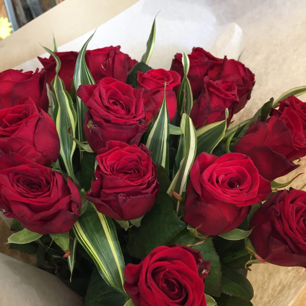 Bouquet De Roses Rouges (À L'Unité ou autres couleurs), par Cocon floral, fleuriste à Saint-Georges-de-Reneins