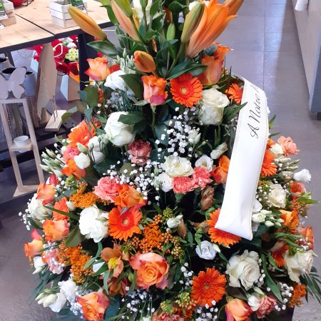 votre artisan fleuriste vous propose le bouquet : coussin conique