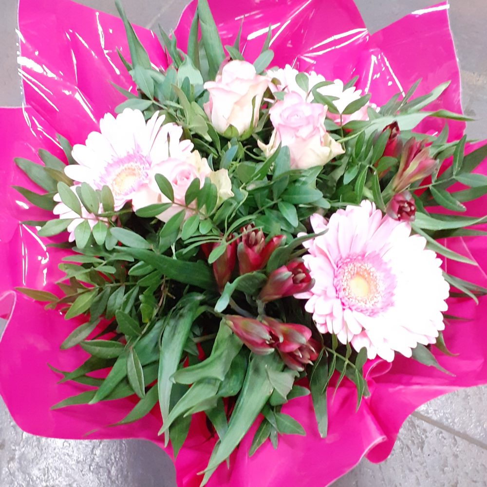 Bouquet bulle fleurs mélangée, par Monloup artisan fleuriste, fleuriste à Roanne
