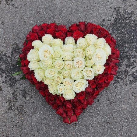 votre artisan fleuriste vous propose le bouquet : Les Coeurs de roses de Florever Vernon