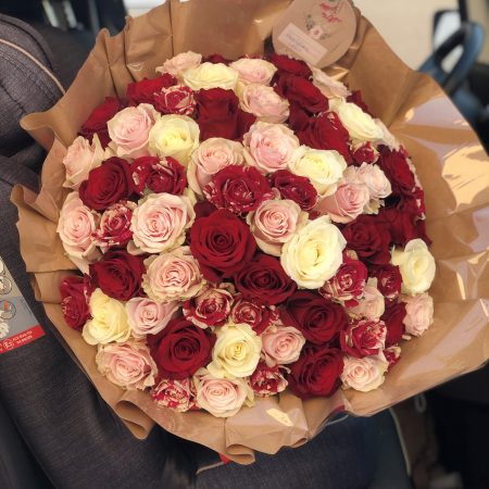 votre artisan fleuriste vous propose le bouquet : D’amour ou d’amitié