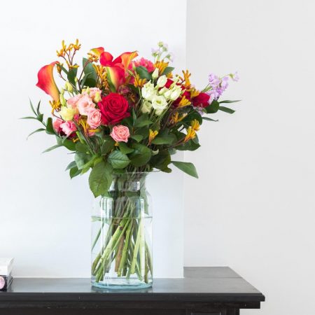 votre artisan fleuriste vous propose le bouquet : Bouquet Explosion de fleurs de saison
