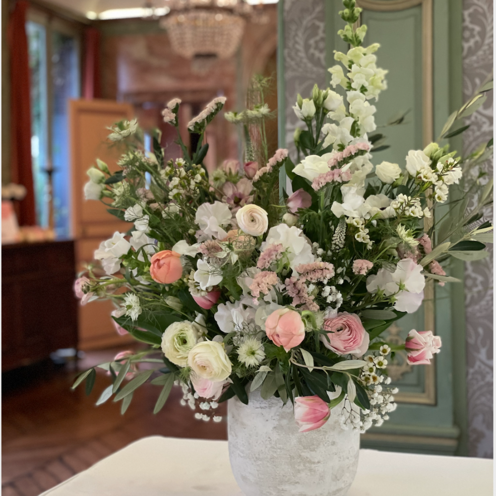 Composition buffet mariage ou reception, par Rose Et Chardon, fleuriste à Meudon