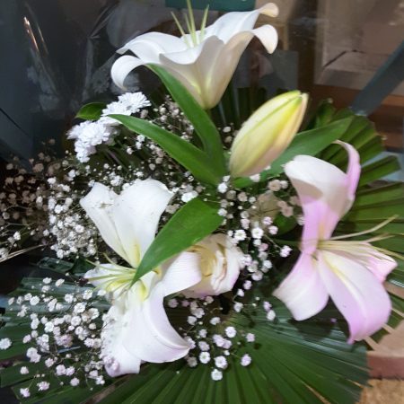 Bouquet blanc, par Atelier Marine Fleurs, fleuriste à Étoile-sur-Rhône