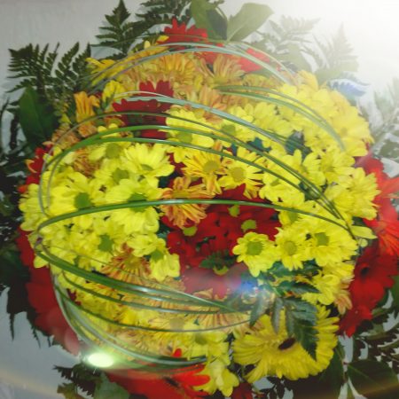 Coussin rond pour un decés, par Atelier Marine Fleurs, fleuriste à Étoile-sur-Rhône