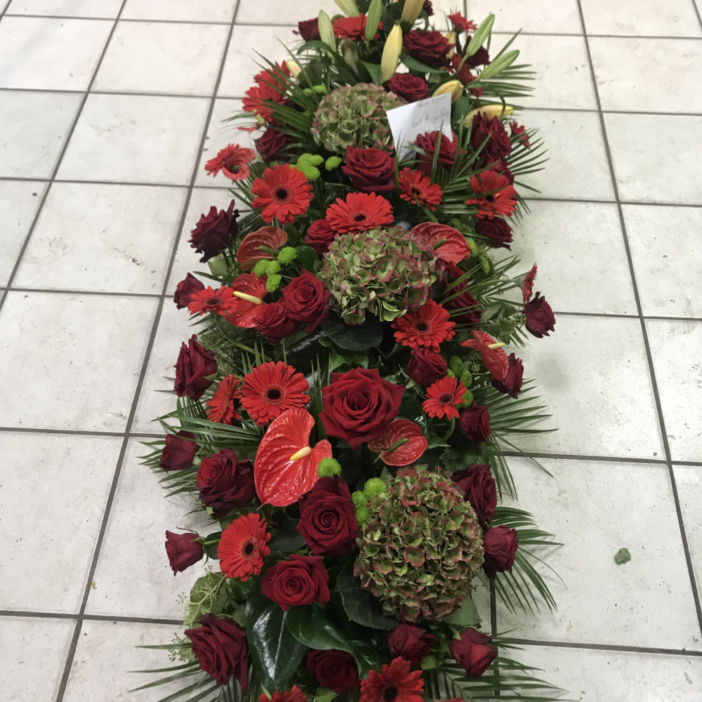 Dessus de cercueil, par Aux bouquets d'Amandine, fleuriste à Lyon