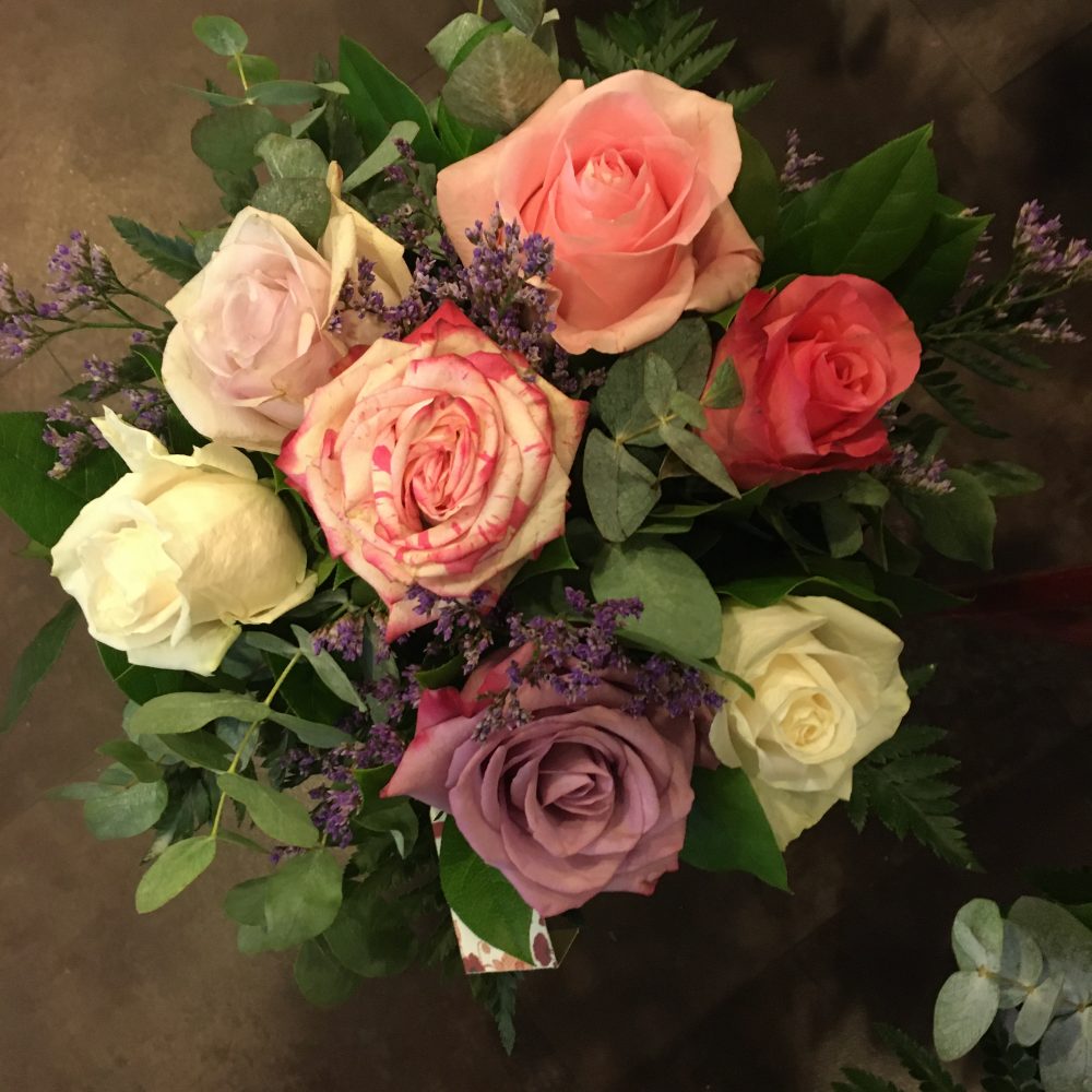 Bouquet roses multicolores, par A L'Epi Fleuri, fleuriste à Montereau-Fault-Yonne
