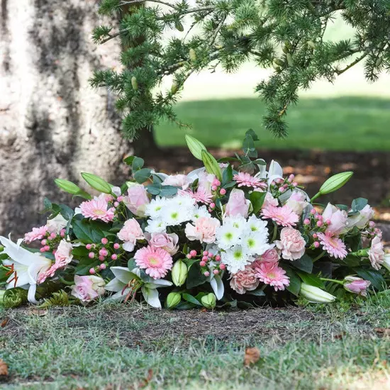 Raquette Funéraire, par Cannelle Fleurs, fleuriste à Bégard