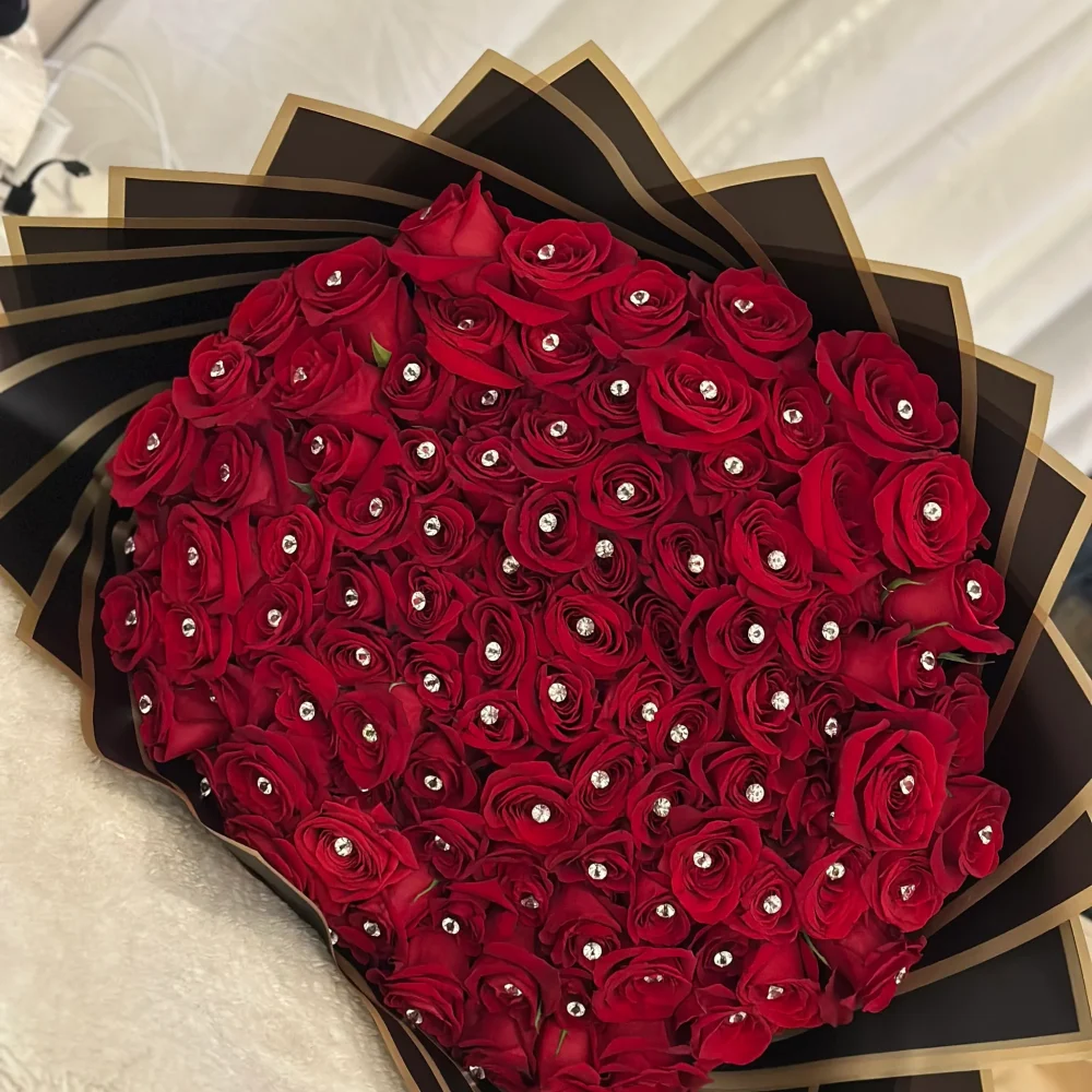 Bouquet de 101 roses diamant, par Trésors Fleuris, fleuriste à Belfort