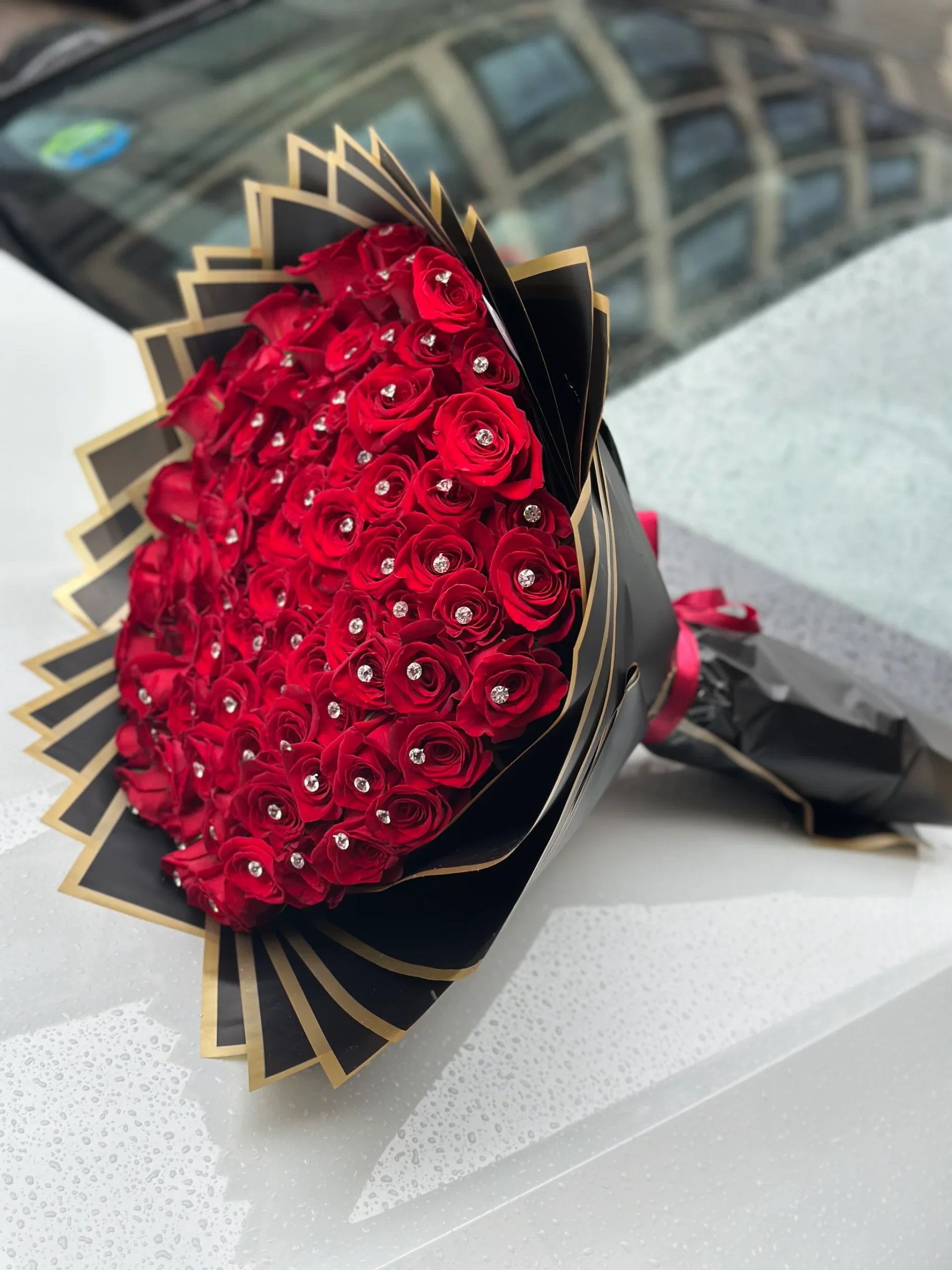 Bouquet de 101 roses diamant, par Trésors Fleuris, fleuriste à Belfort