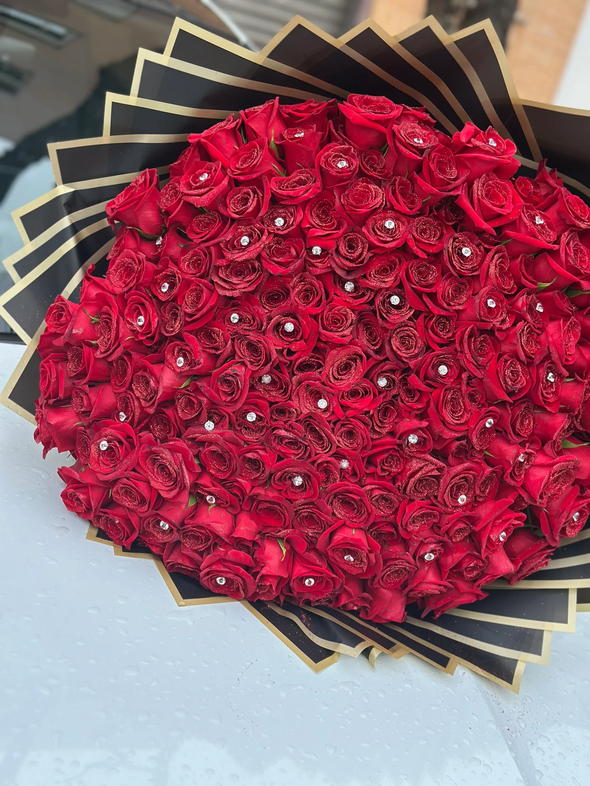 Bouquet de 200 roses diamant swarovsky, par Trésors Fleuris, fleuriste à Belfort