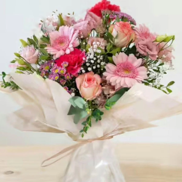 Bouquet bulle du fleuriste, par La Fontaine Aux Fleurs Rillieux, fleuriste à Rillieux-la-Pape