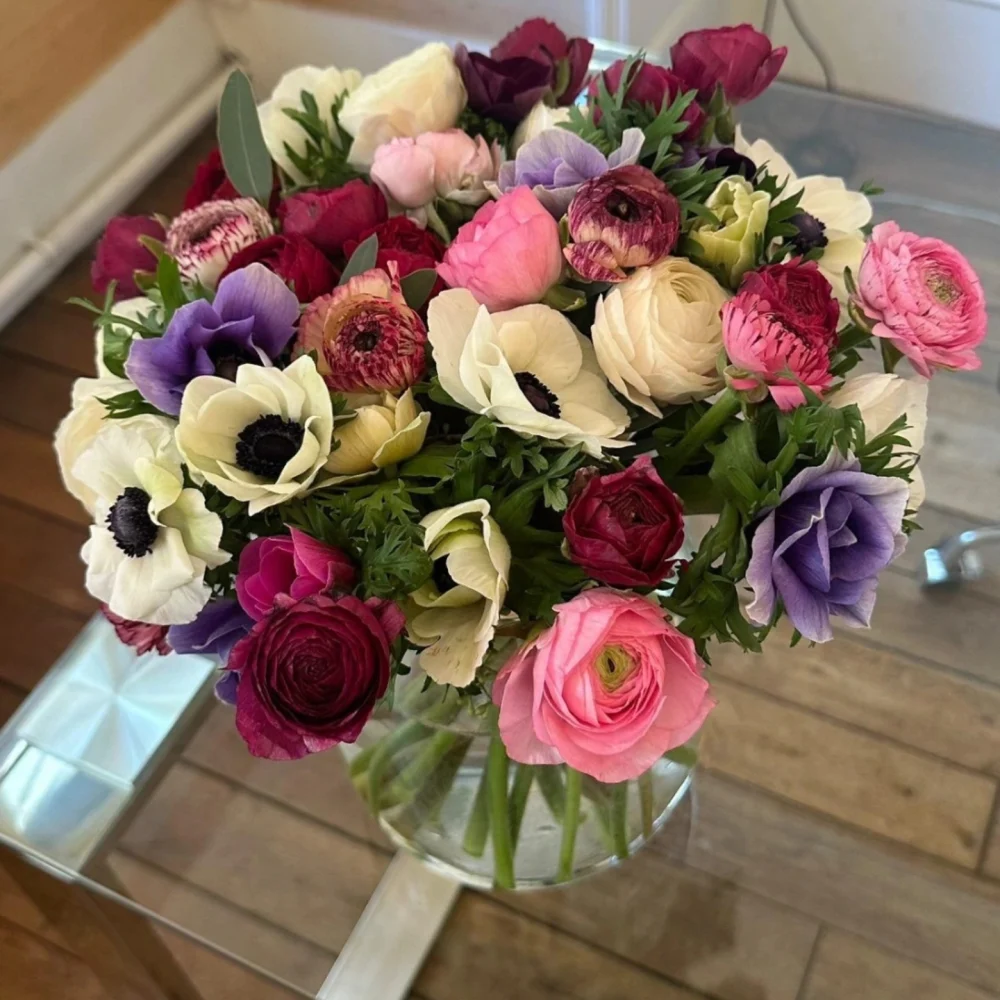 Bouquet d'Anémones et Renoncules, par La Belle Saison, fleuriste à Toulouse
