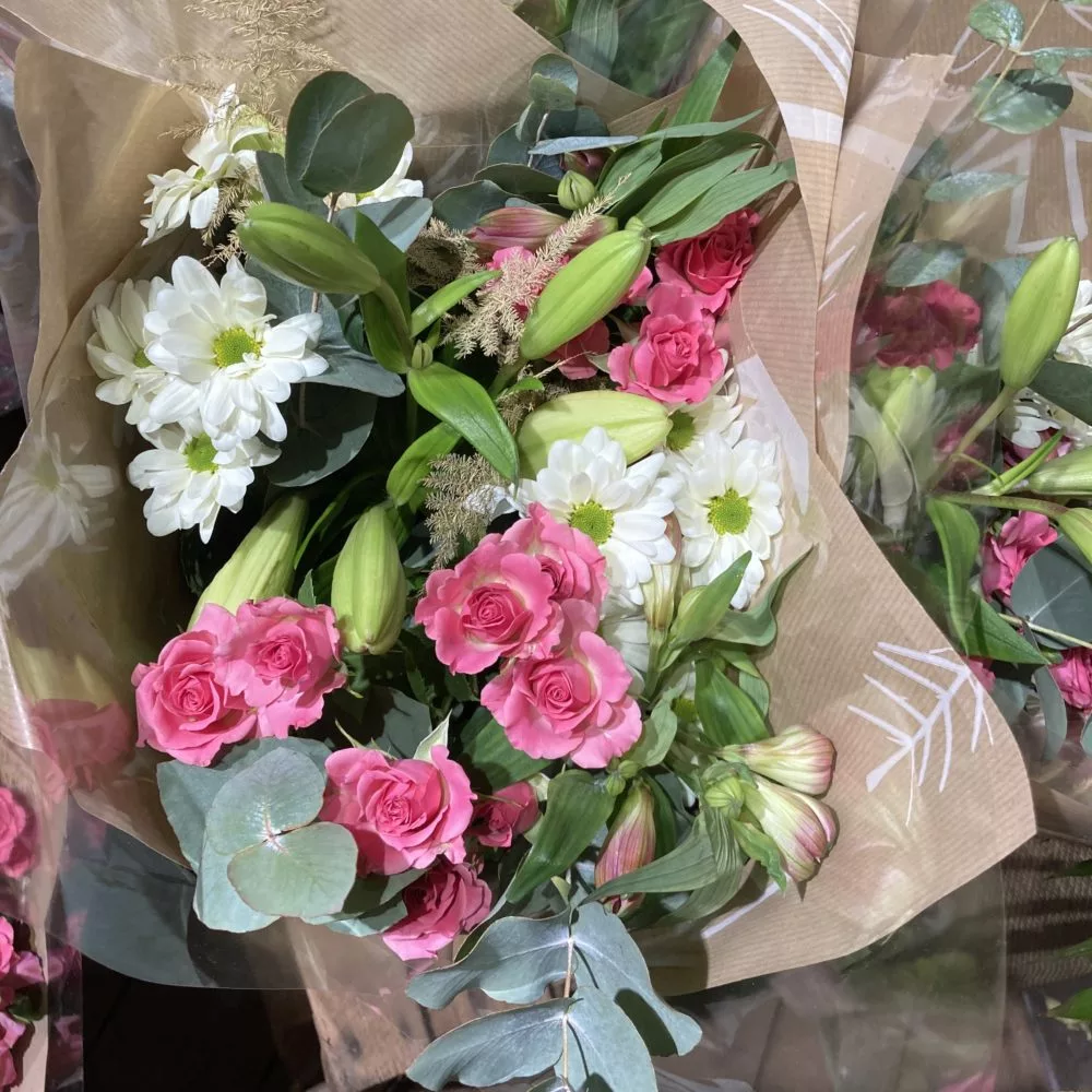 Bouquet Fête des Mères, par Au Pouvoir Des Fleurs, fleuriste à Saint-Martin-des-Champs