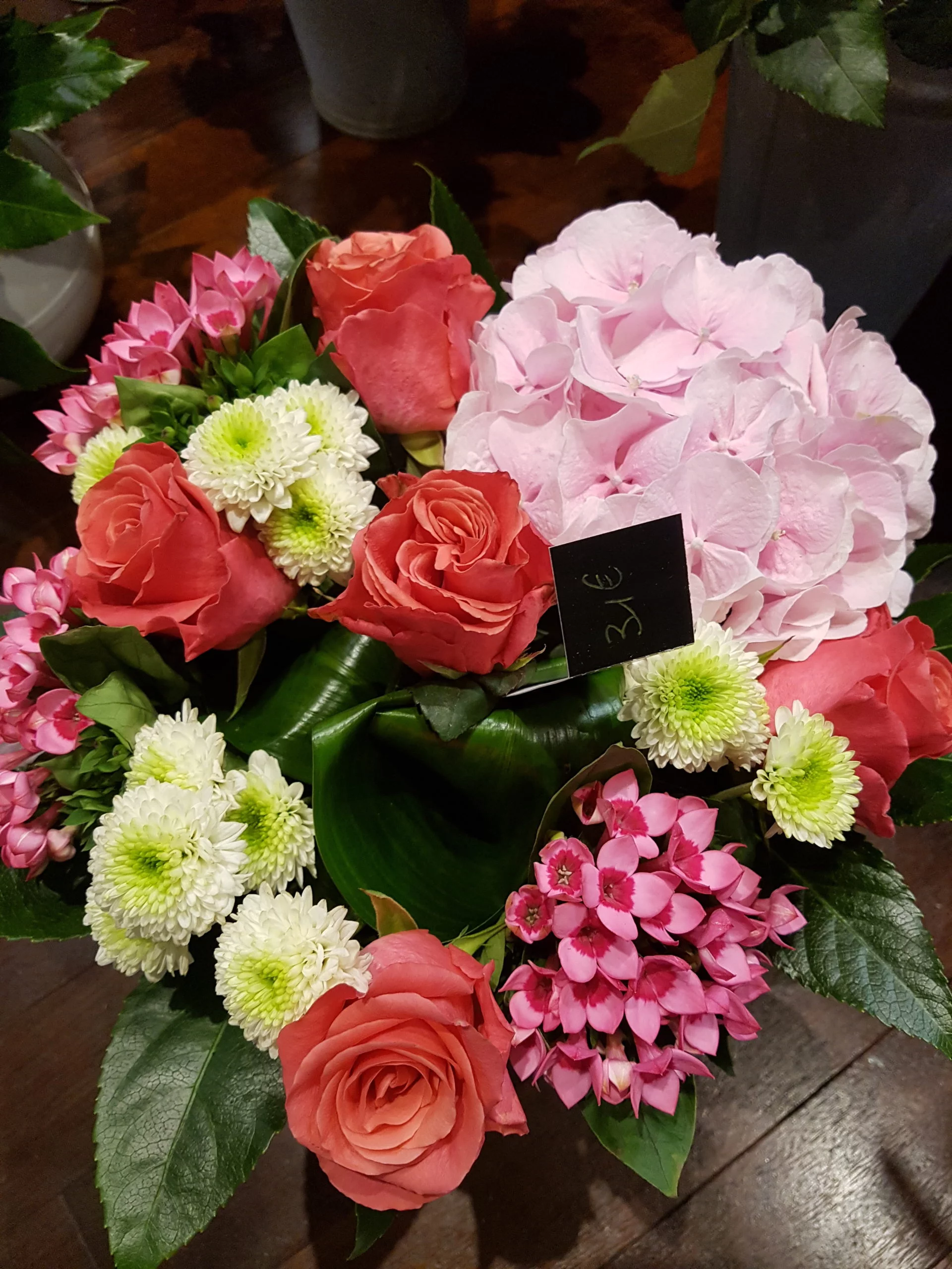 Bouquet rond, par Le Kiosque, fleuriste à Saint-Maur-des-Fossés