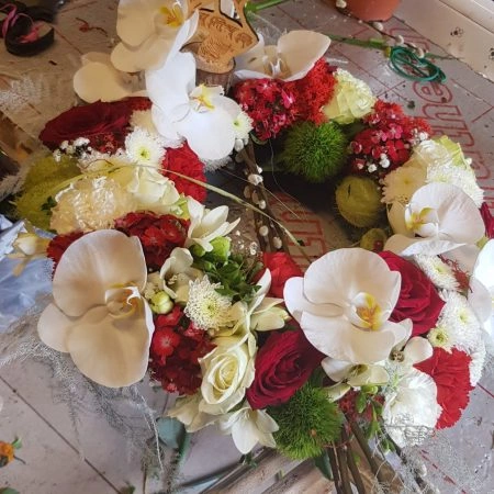 Couronne mortuaire, par Zen et Flore, fleuriste à La Louvière