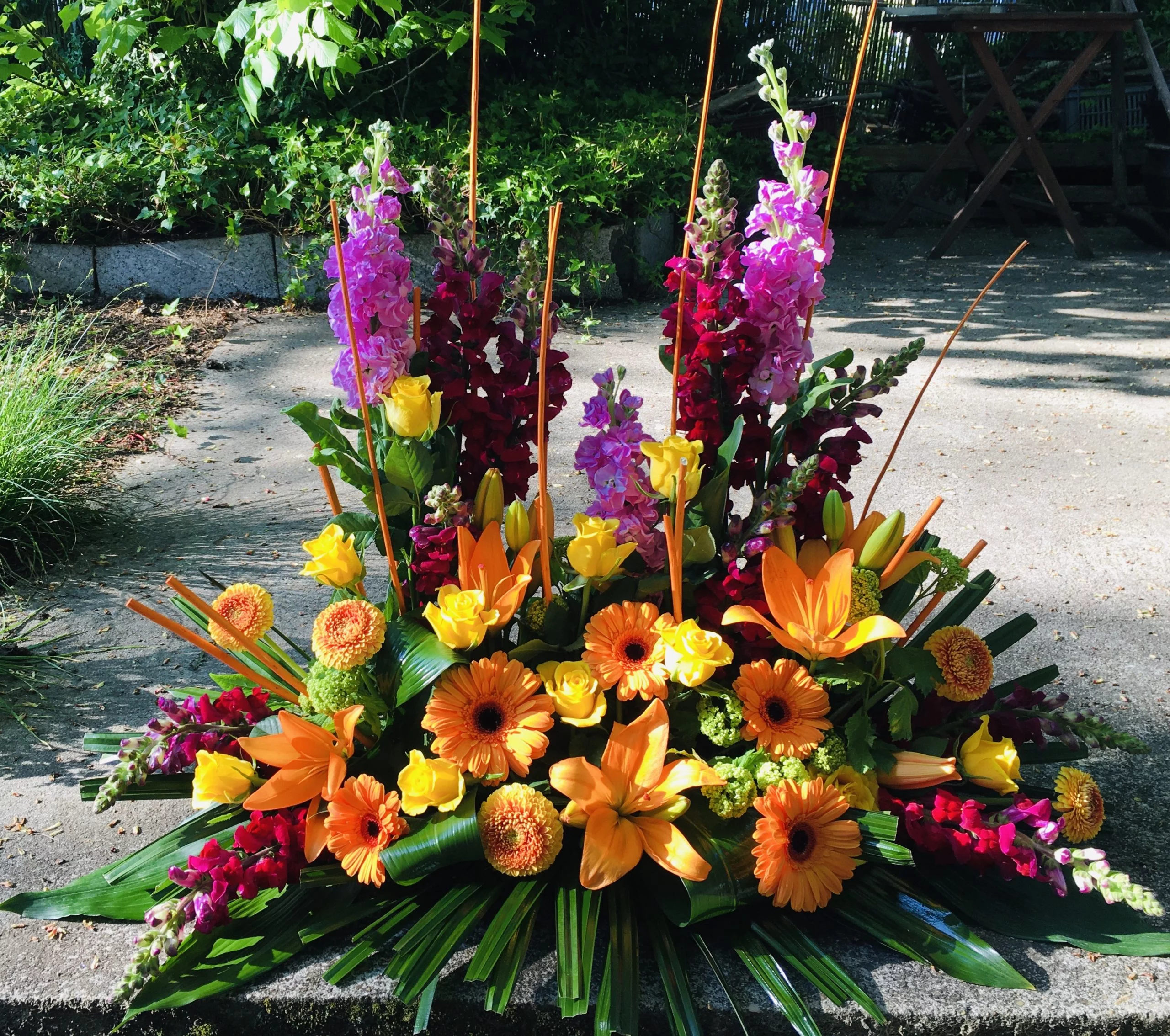 Devant de tombe, par Le Camélia, fleuriste à Tresses
