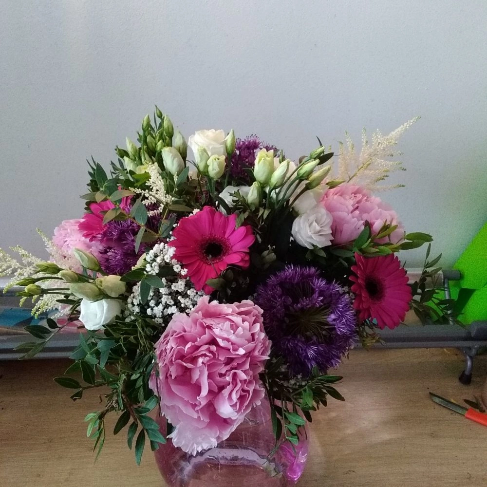 Bouquet Je t'aime Maman en rose, par Art Floral Le Puy en Velay, fleuriste à Le Puy-en-Velay