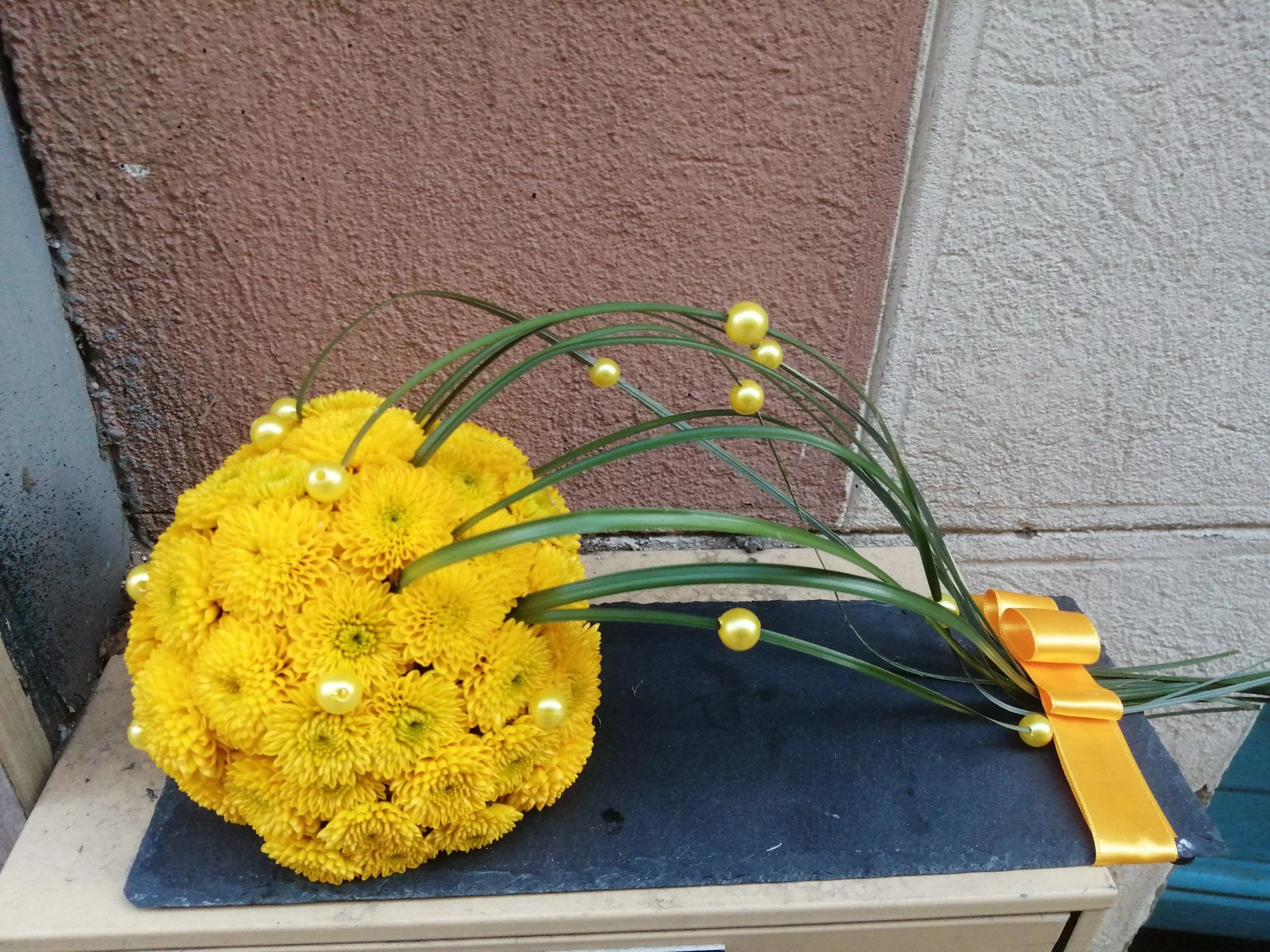Le Soleil De Pâques À Table, par Akane - Le murmure des fleurs, fleuriste à Cuers