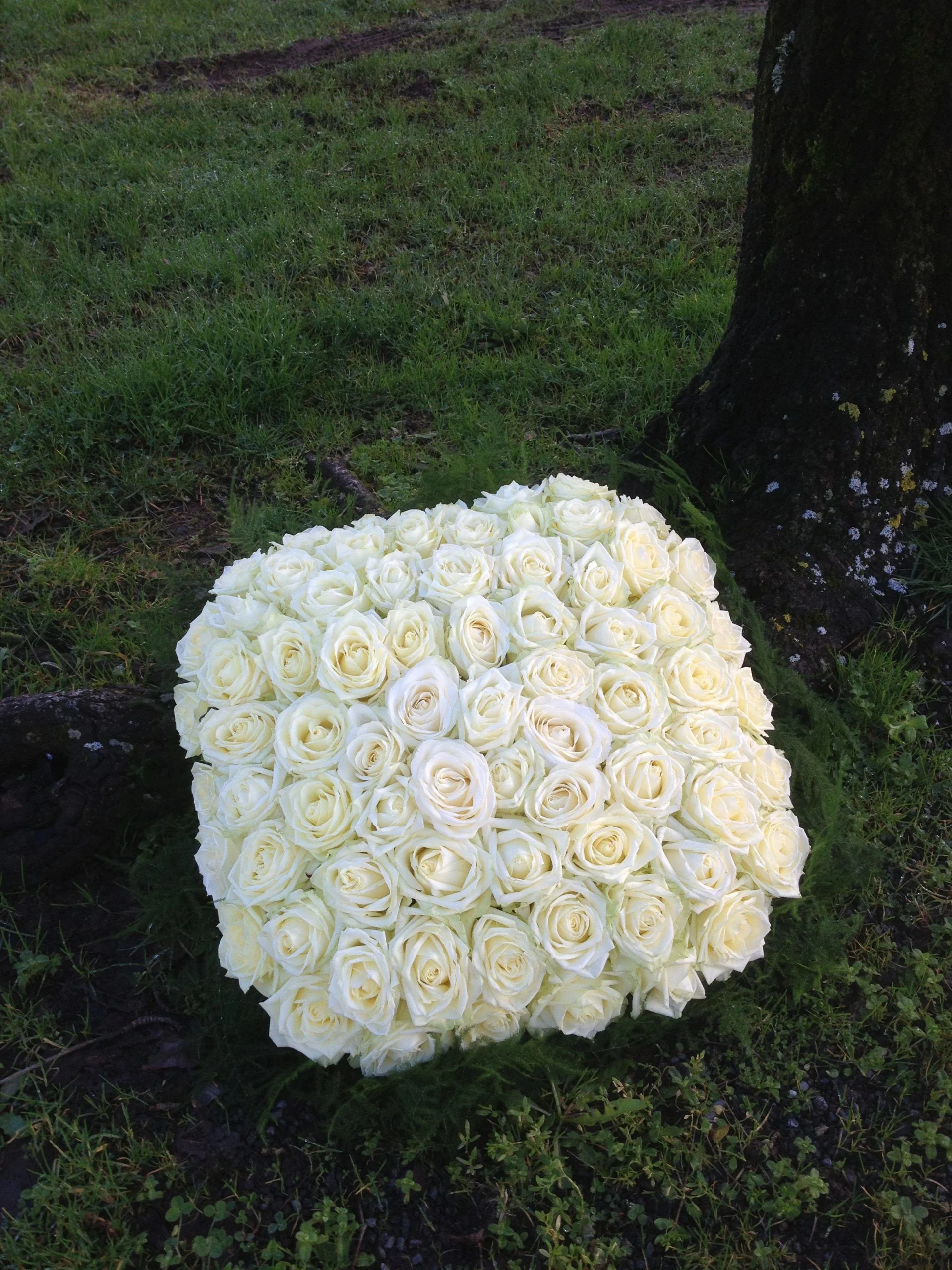 Carré de Roses sur mesure, par Les jolies choses, fleuriste à Couëron