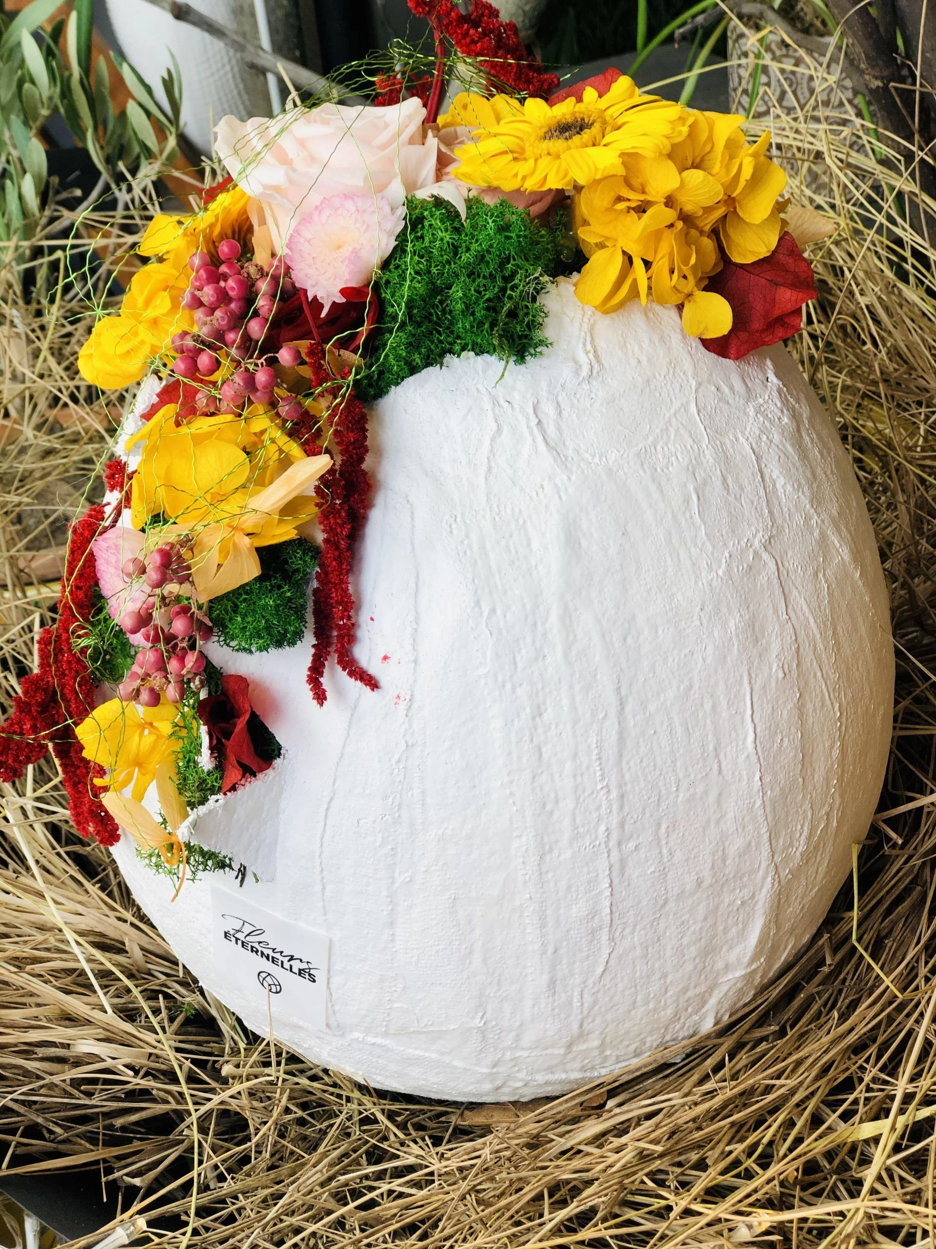 œuf de pâques en fleurs éternelles, par Akane - Le murmure des fleurs, fleuriste à Cuers