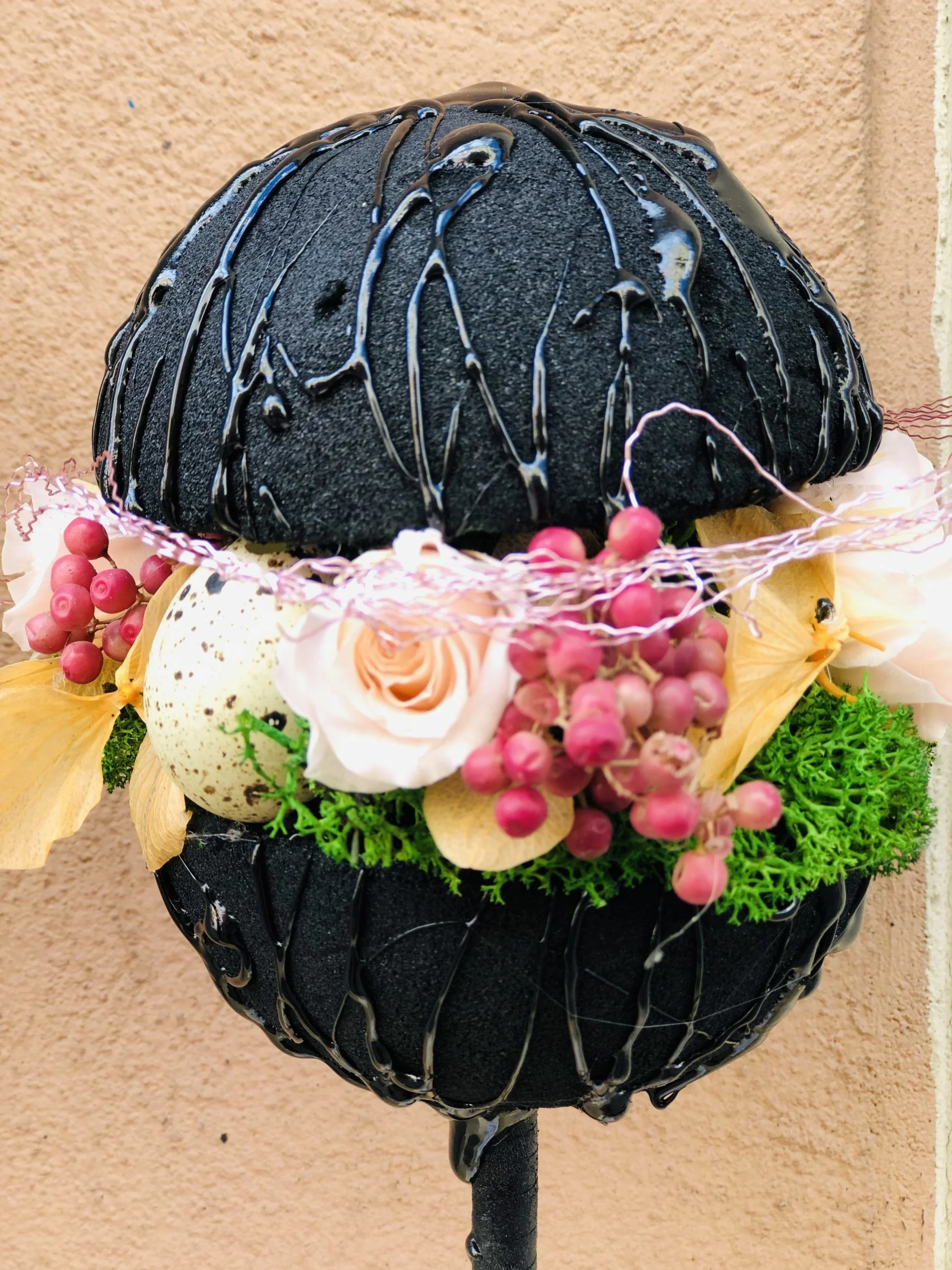 Oeuf de Fabergé, par Akane - Le murmure des fleurs, fleuriste à Cuers