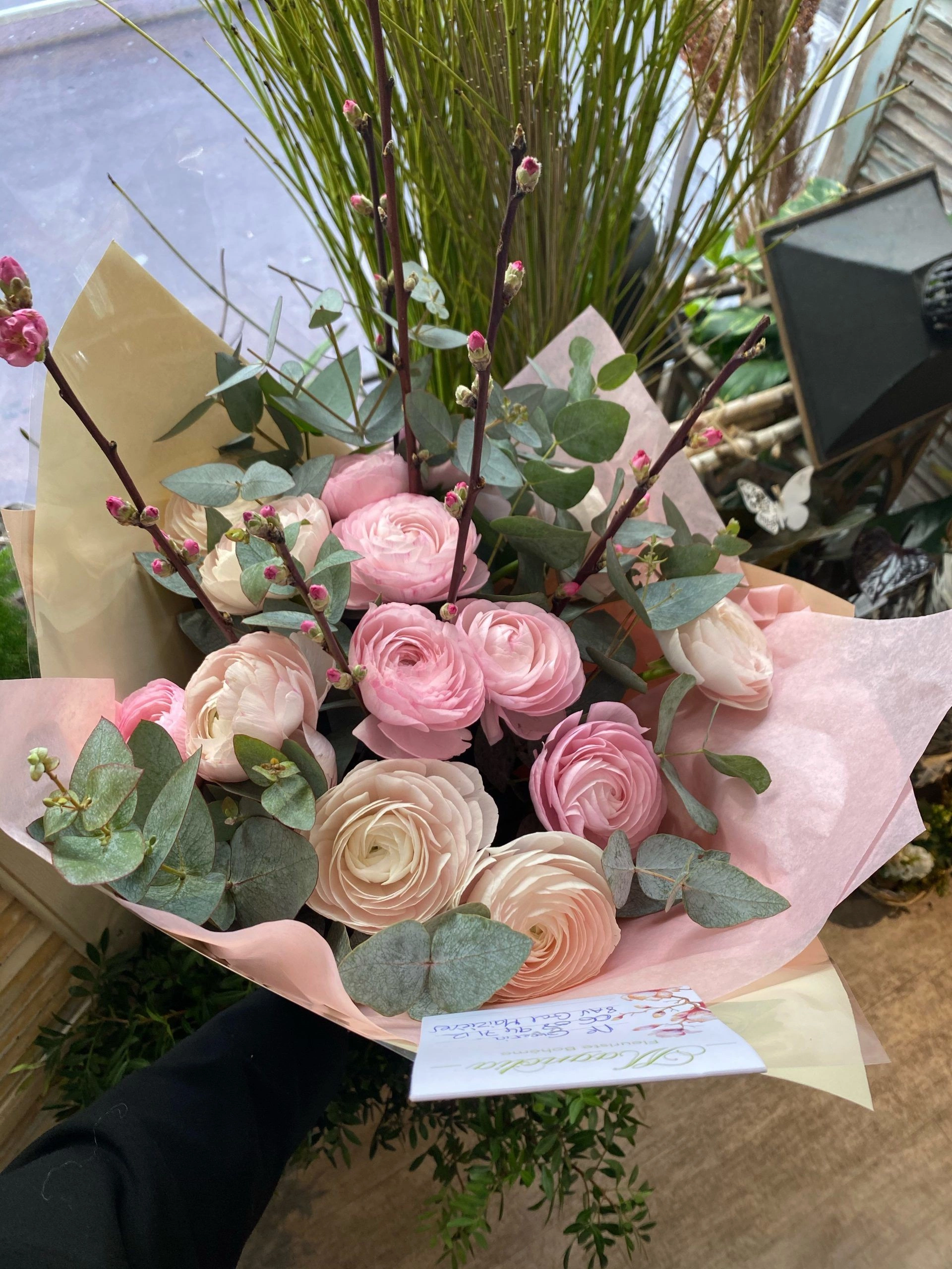 Pepites De Saison – produit local : Les Renoncules Clones, par Magnolia Fleuriste, fleuriste à Antibes