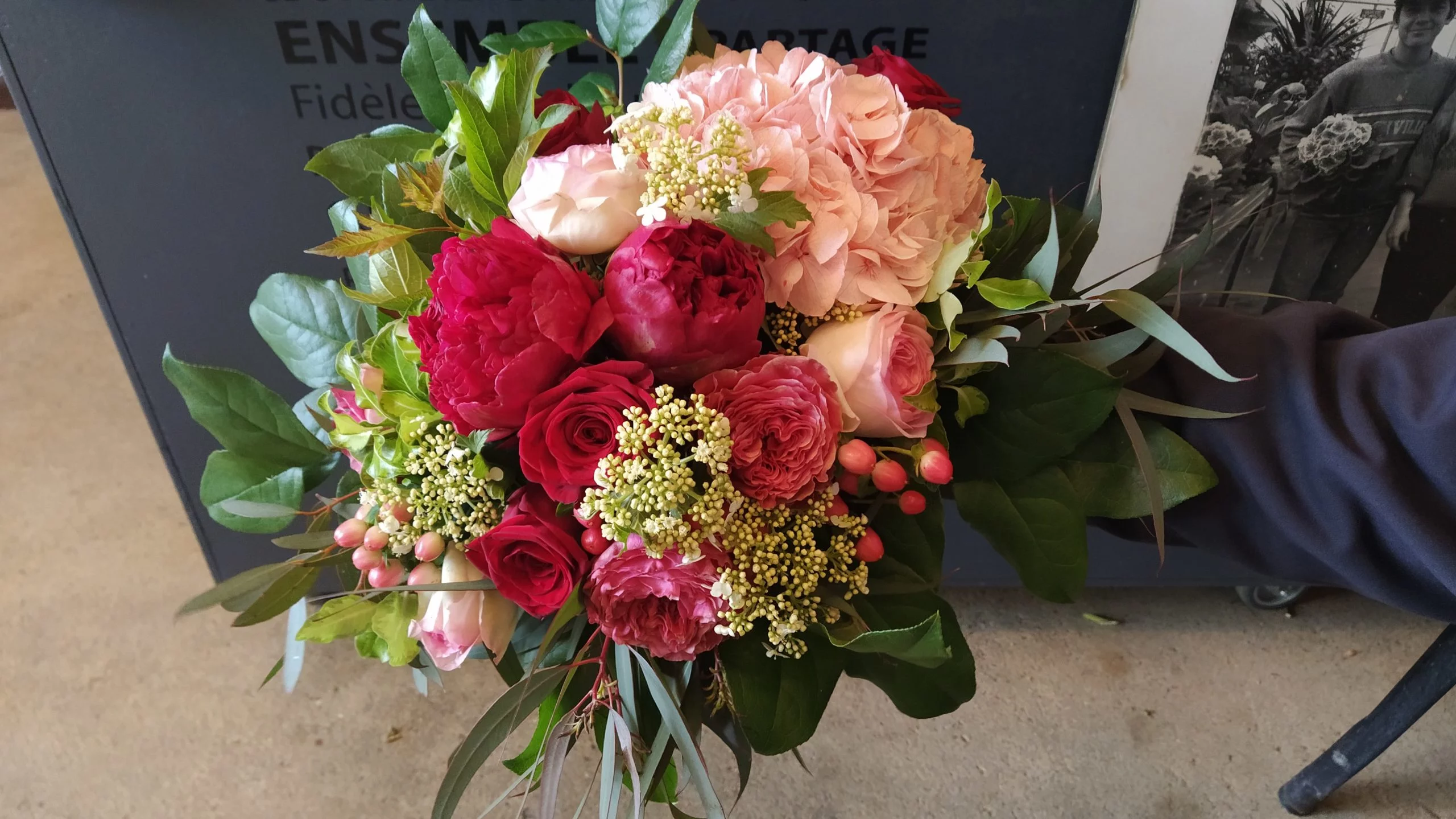 Red Charm, par La Fabrique Végétale, fleuriste à Wissous