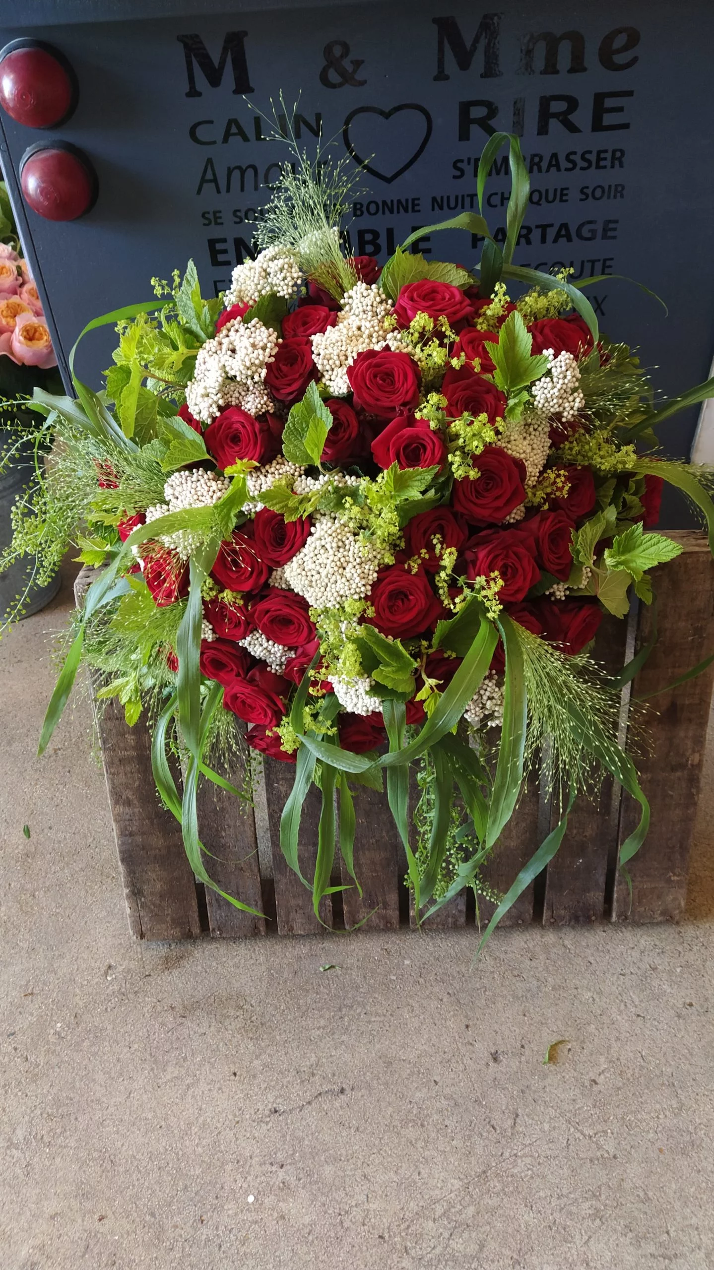 With Much Love, par La Fabrique Végétale, fleuriste à Wissous