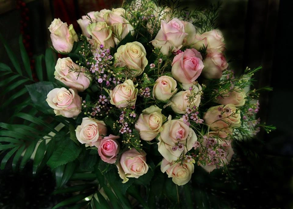 Bouquet De Roses, par Akane - Le murmure des fleurs, fleuriste à Tavernes