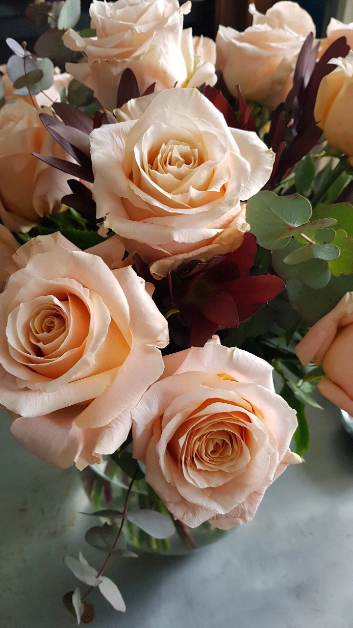 Bouquet De Roses Pêche Rosé, par Les jolies choses, fleuriste à Couëron