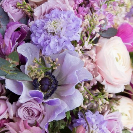 Bouquet parme violet, par Les jolies choses, fleuriste à Couëron
