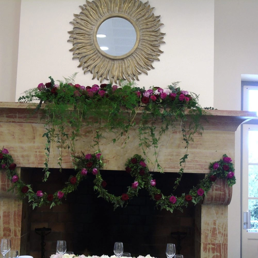 Décoration Mariage Cheminée, par Akane - Le murmure des fleurs, fleuriste à Cuers