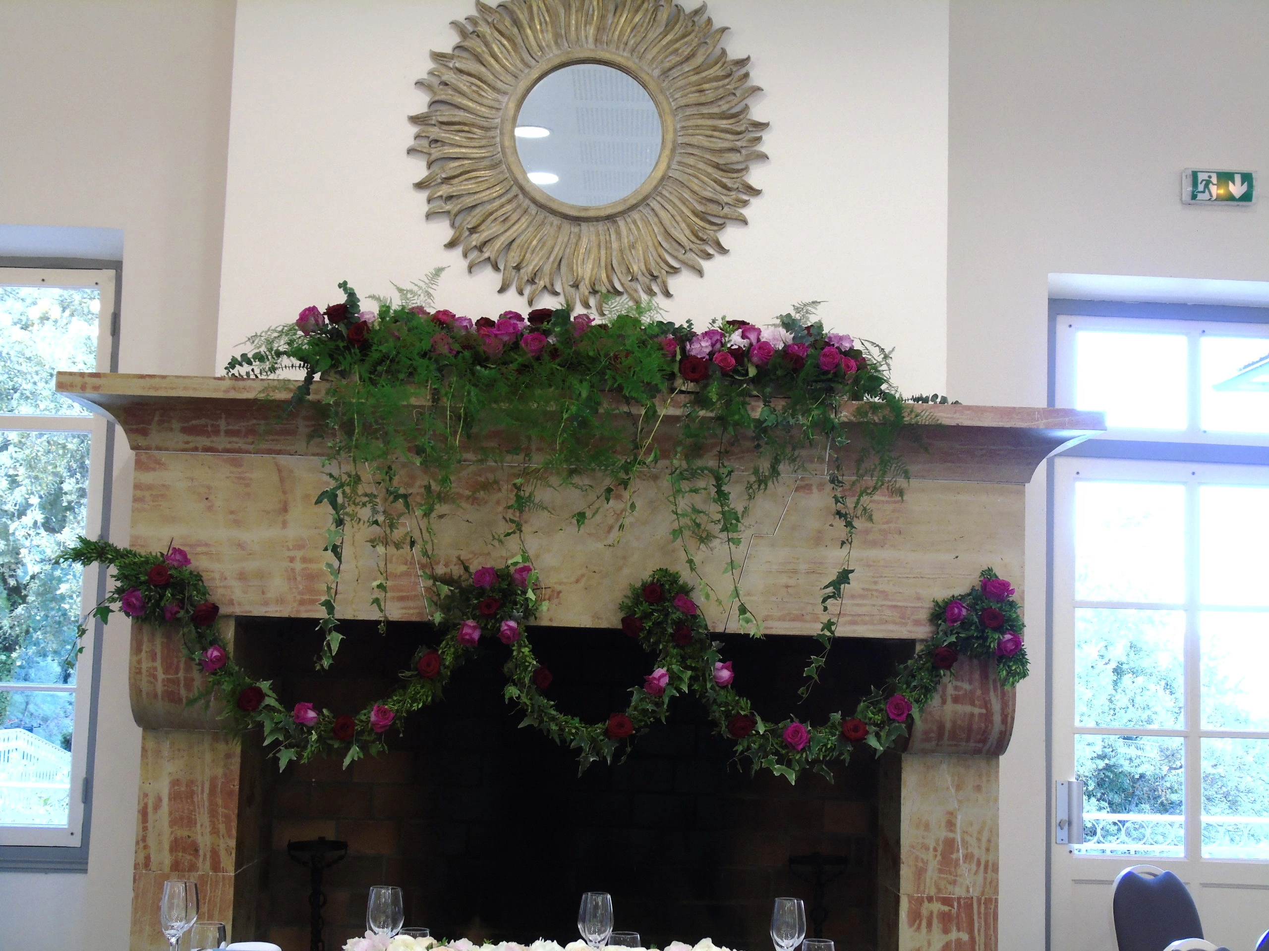 Décoration Mariage Cheminée, par Akane - Le murmure des fleurs, fleuriste à Cuers