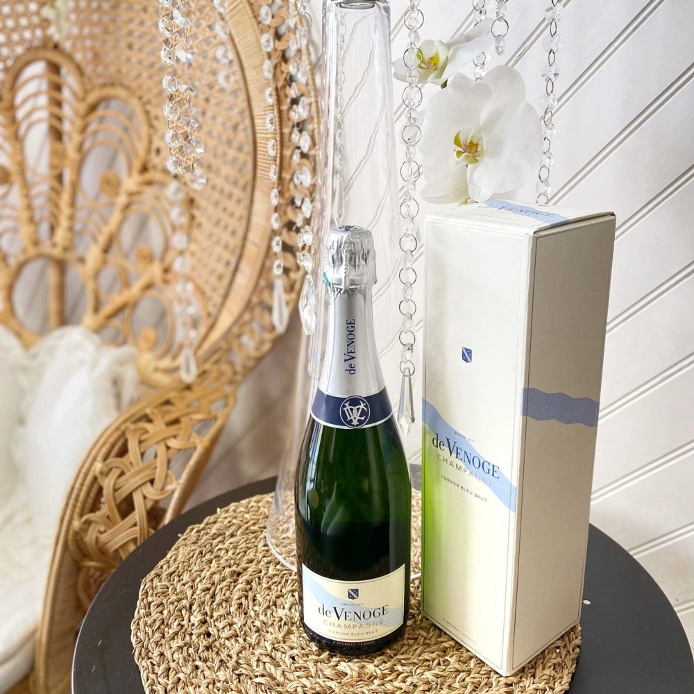 Bouteille de champagne, par LP floral designer, fleuriste à Villenave-d'Ornon