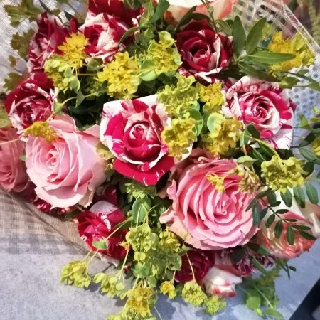 Bouquet De Roses Multicolores, par Le trèfle à quatre fleurs, fleuriste à Carnin