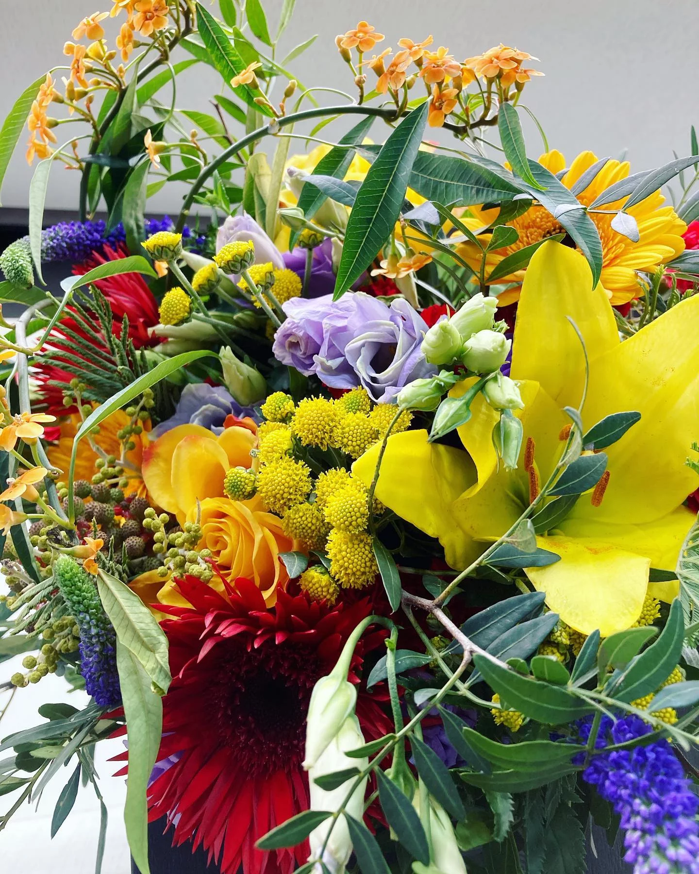 Bouquet Coloré, par Issy Fleurs, fleuriste à Issy-les-Moulineaux