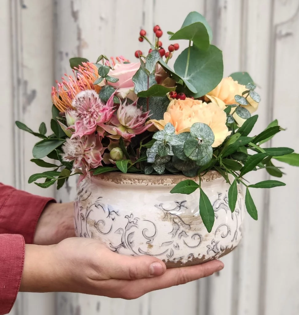 Composition De Fleurs De Saison, par Atelier Armelle Alleton, fleuriste à Le Mans