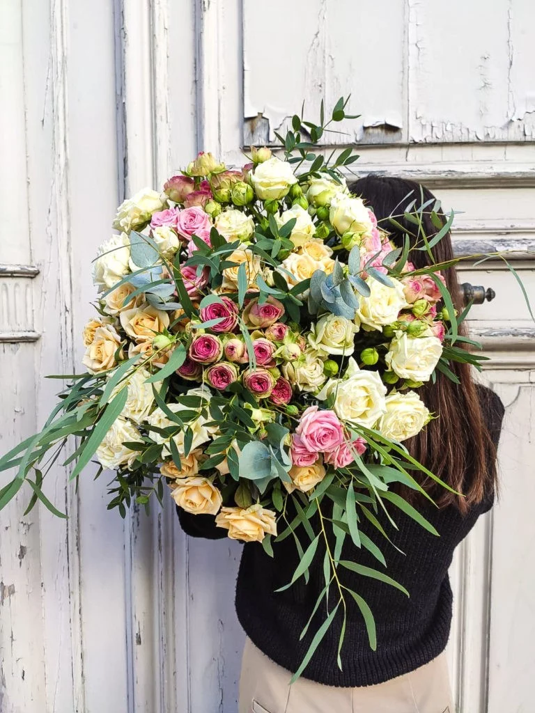 Bouquet De Petite Roses Branchues, par Atelier Armelle Alleton, fleuriste à Le Mans