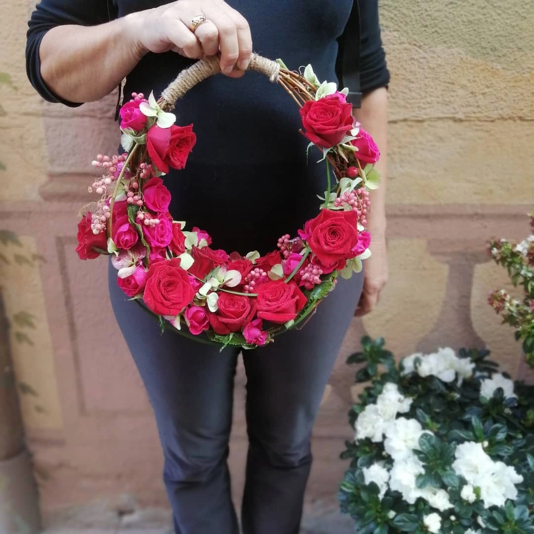 Élément Porté Pour Mariée, par Akane - Le murmure des fleurs, fleuriste à Cuers