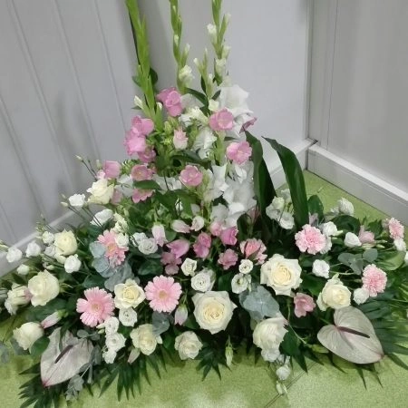 Devant de tombe, par Julie Fleurs, fleuriste à Carmaux