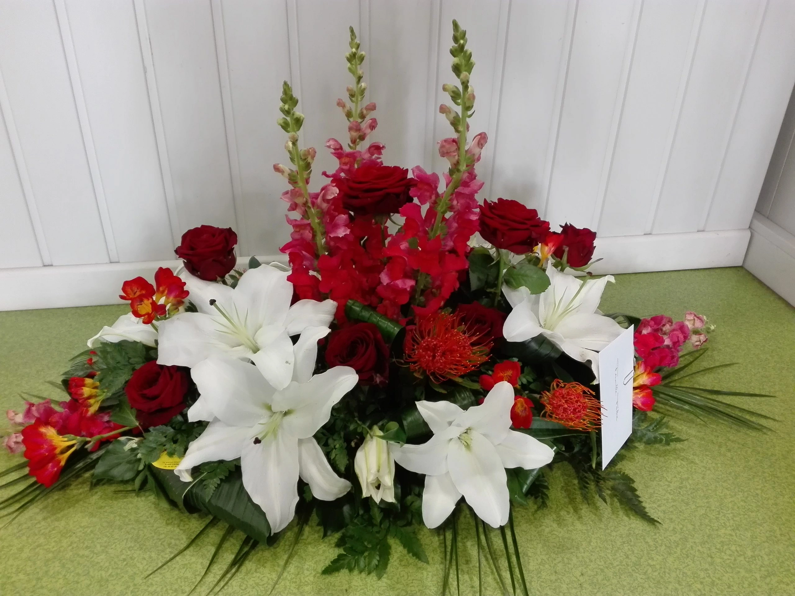 Gerbe, par Julie Fleurs, fleuriste à Carmaux