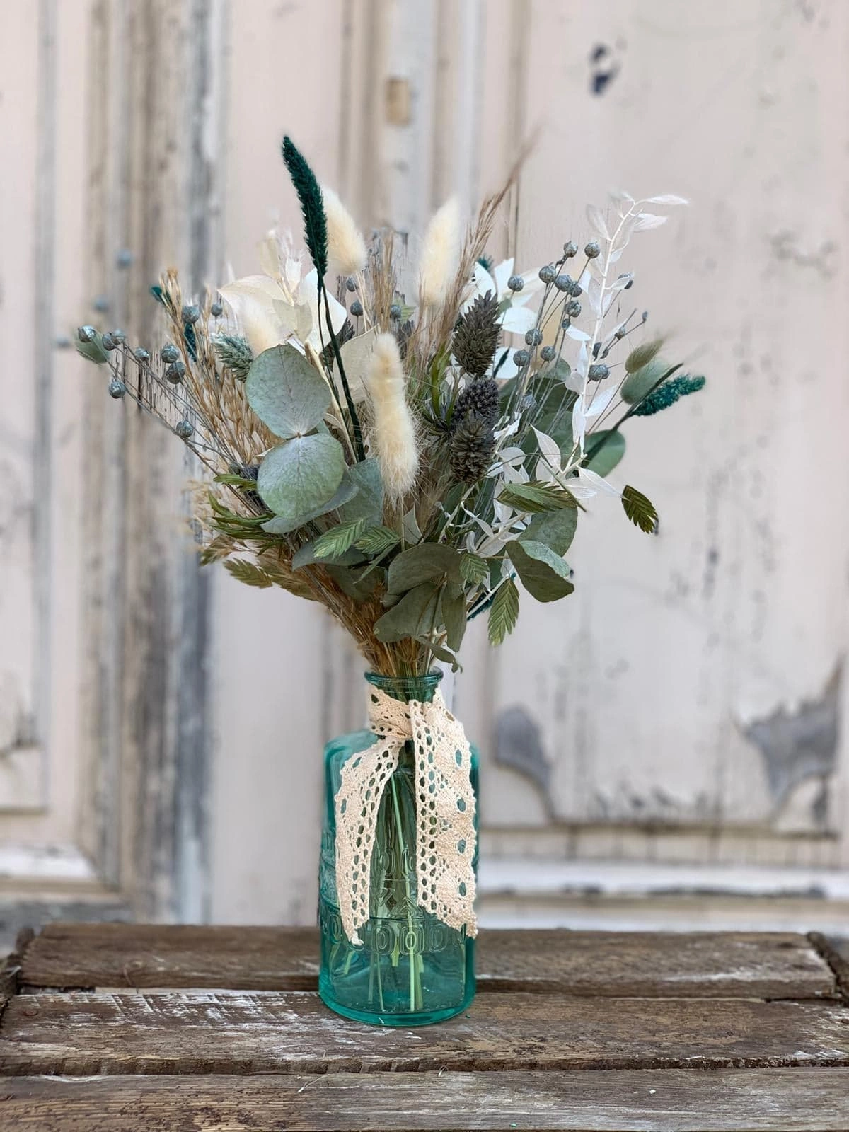 Vase et fleurs séchées, par Atelier Armelle Alleton, fleuriste à Le Mans