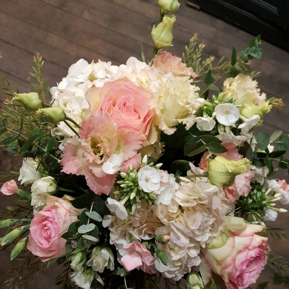 Bouquet rond, par Atelier Floral - Le bouscat, fleuriste à Le bouscat