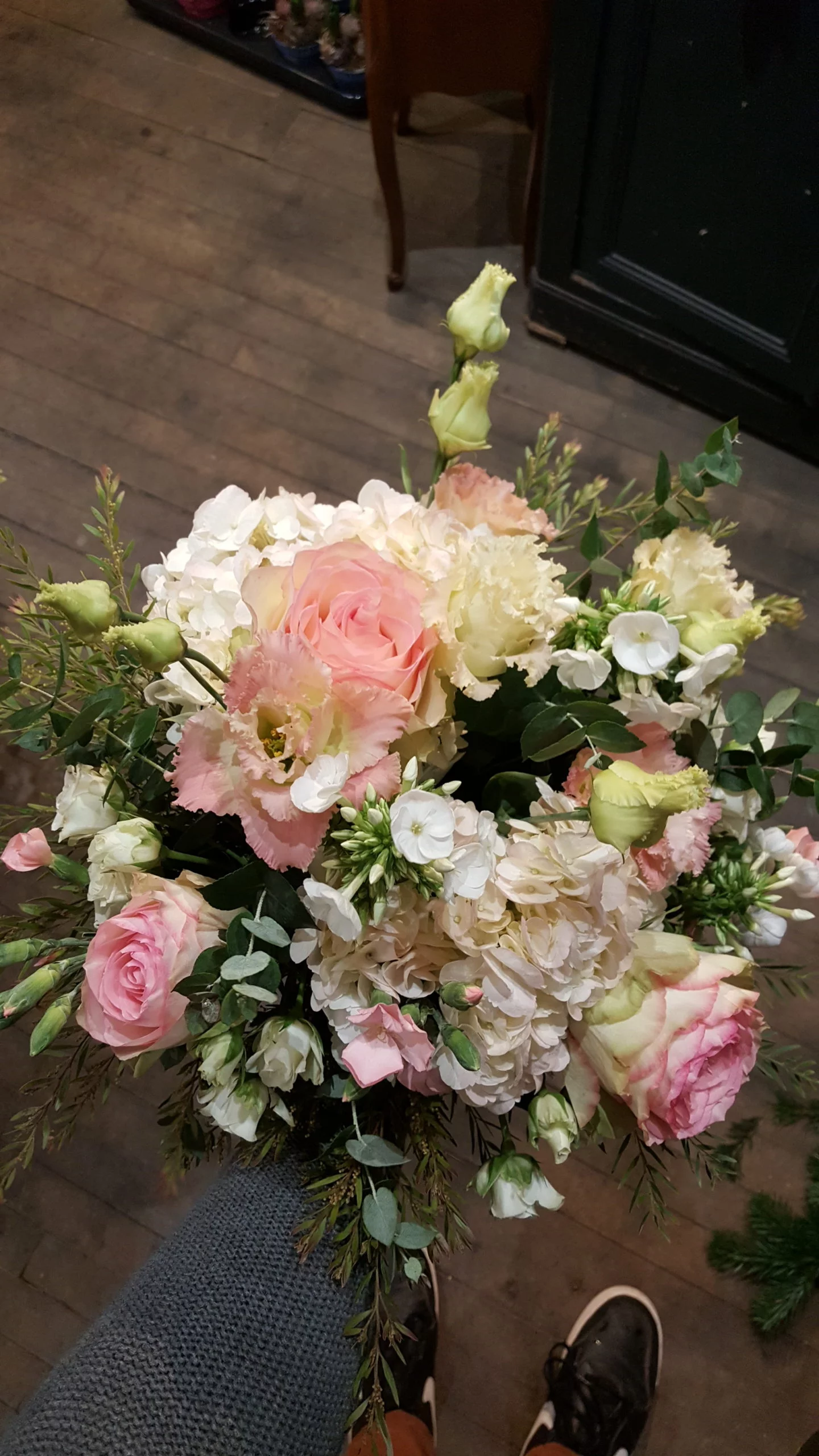 Bouquet rond, par Atelier Floral - Le bouscat, fleuriste à Le bouscat