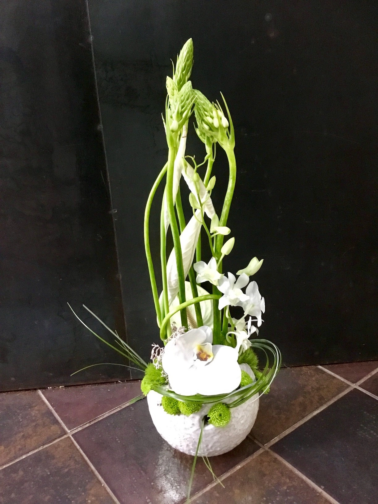 Composition moderne, par Fleurs et Tendances, fleuriste à Vandœuvre-lès-Nancy
