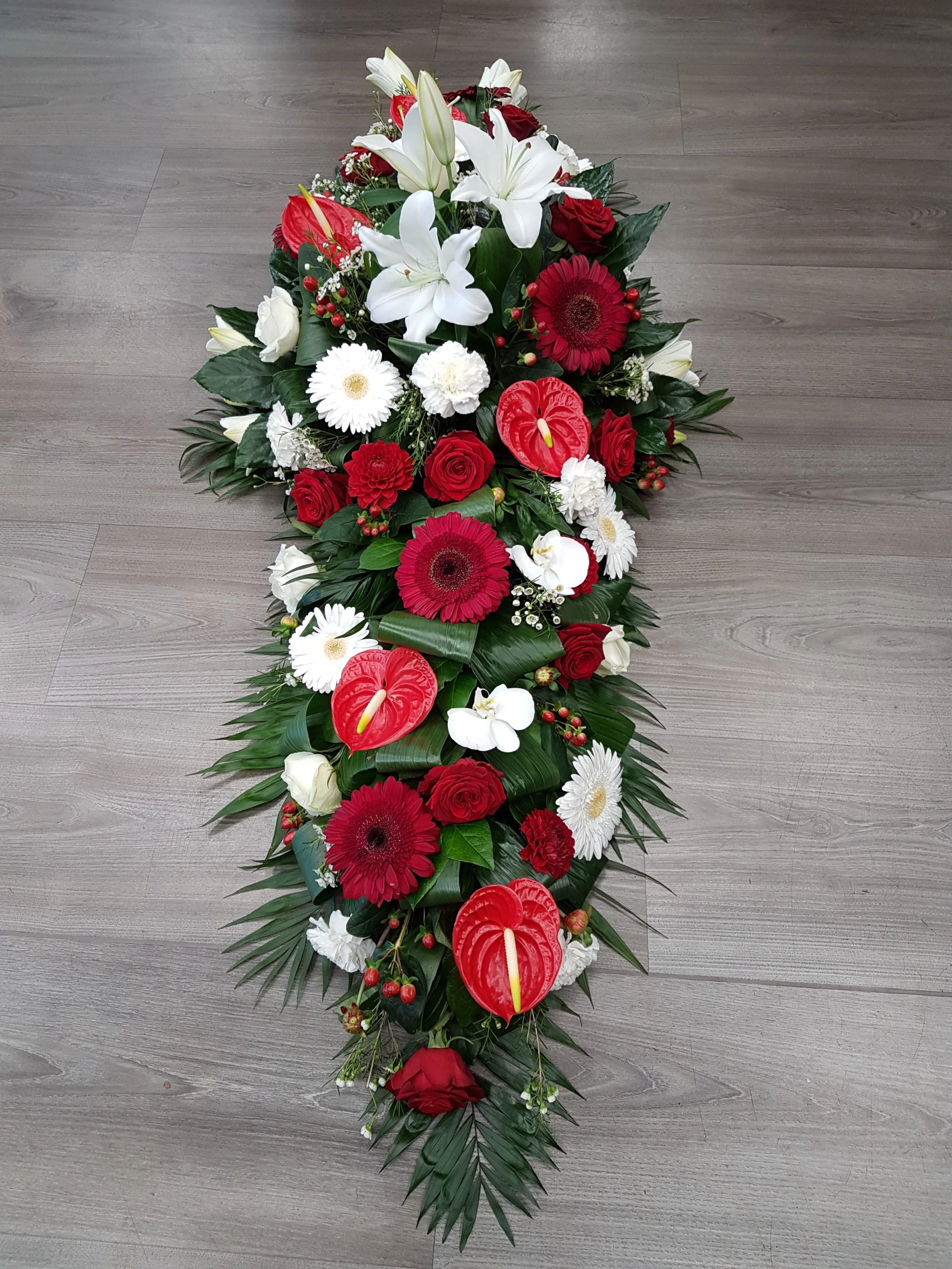 Gerbe deuil, par Passionnement, fleuriste à Carmaux