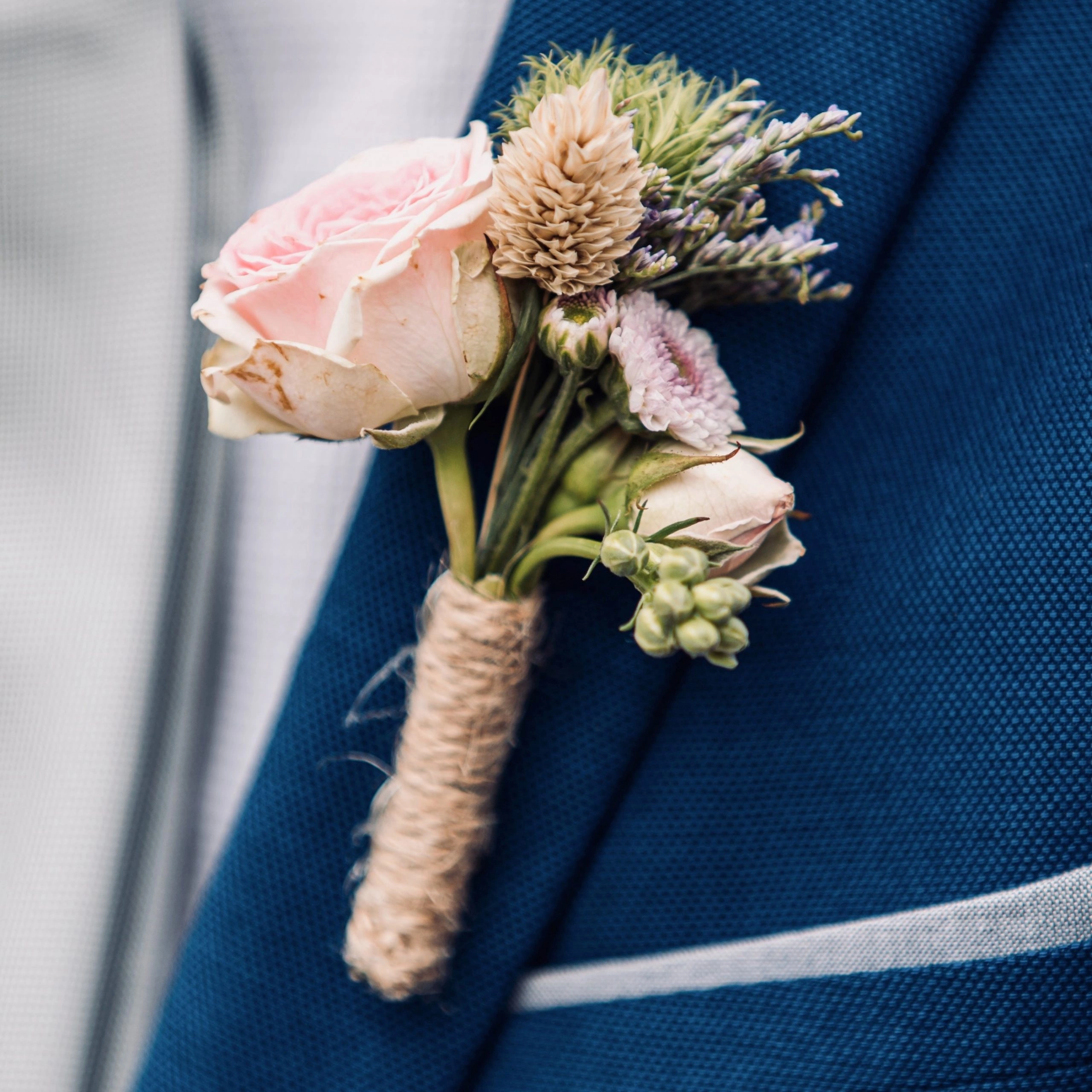 Boutonnière, par Amour de fleurs Bordeaux, fleuriste à Bordeaux